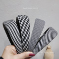 Класичен Houndstooth етнички шарен сунѓер бенд за коса